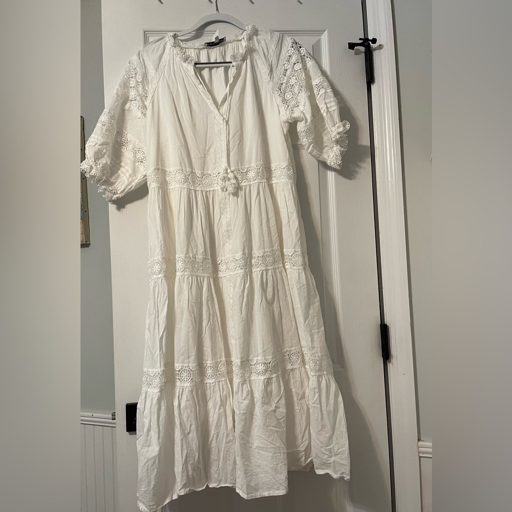 En Saison White Lace Long Sleeve Dress